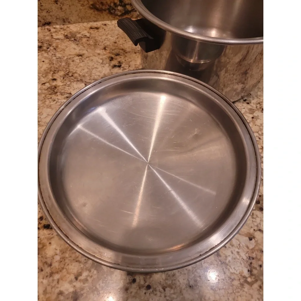 Vintage Flavorseal by Pluramelt  Stainless Steel 18-8 6QT Sauce Pot